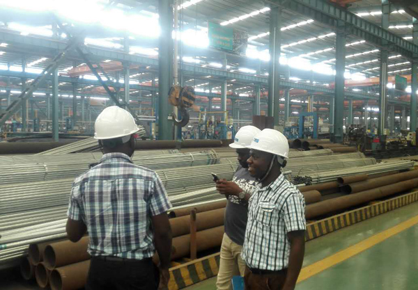 1482825537573885.jpg 菲律賓客戶來我公司考察.jpg